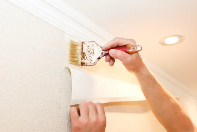 Pose de papier peint à la Crouzille — revêtements muraux et toiles de verre